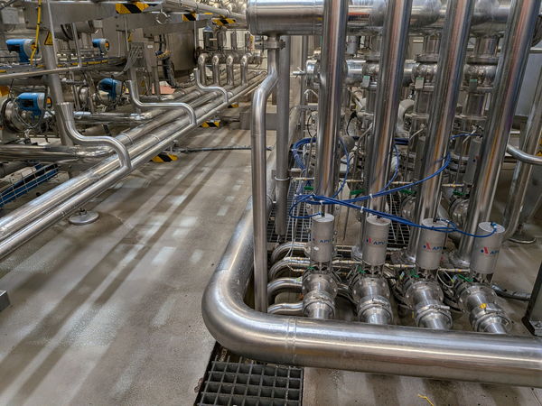 Stainless steel process pipework and manifolds